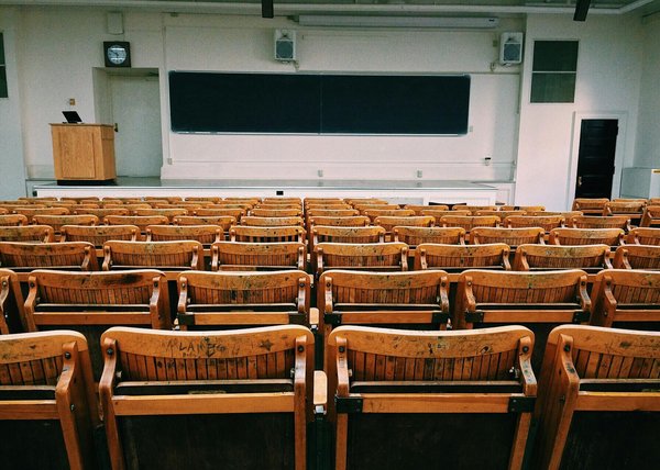 Comment le choix du statut juridique influence les cotisations sociales de votre entreprise ?